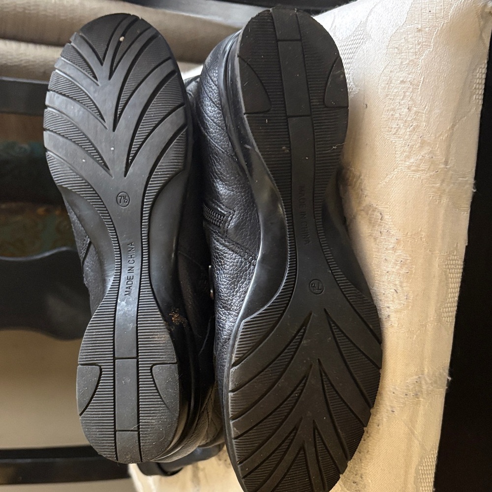 Black Leather Women's Boots - Picture 4 of 7